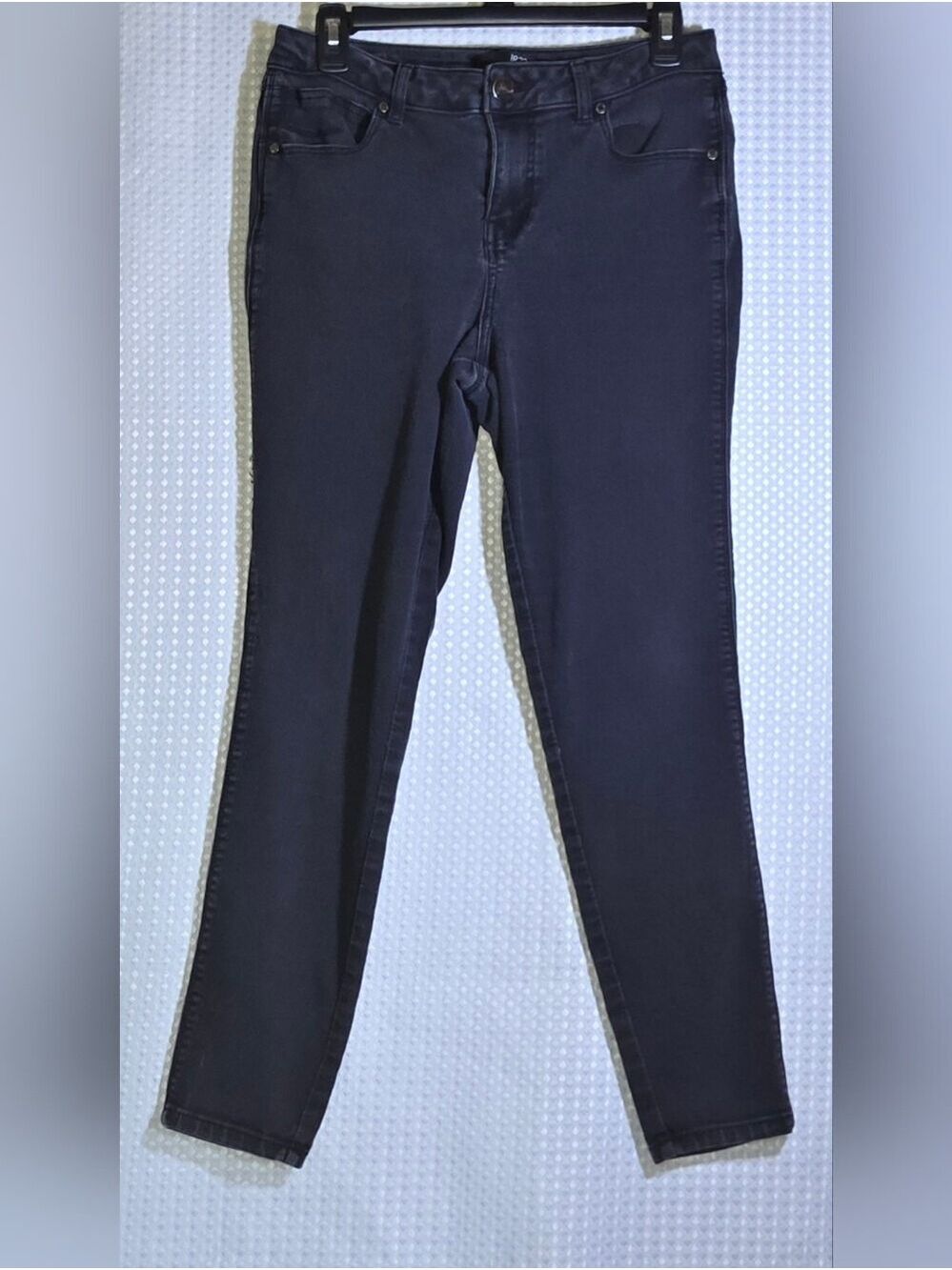 1822 Denim Dark Wash Charcoal Black Slim Straight Jeans Model Off Duty Casual - Picture 3 of 12